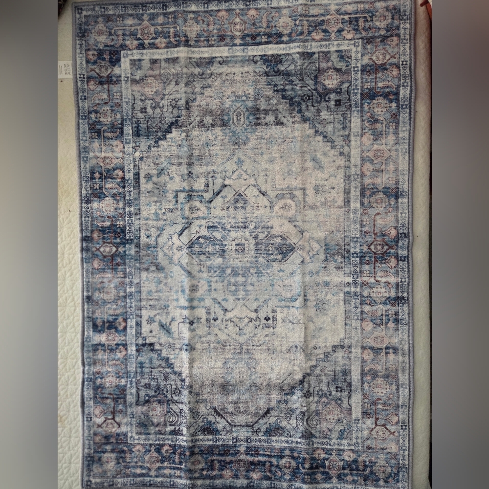 Blue and white 2×3 rug - super soft and machine washable